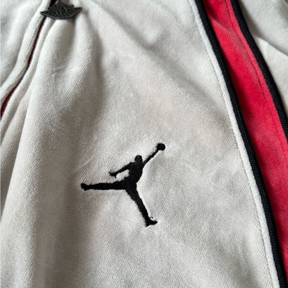 Super cool Air Jordan Velvet Vintage Warm Up Jacket Size XXL soft gray & red - Picture 10 of 15